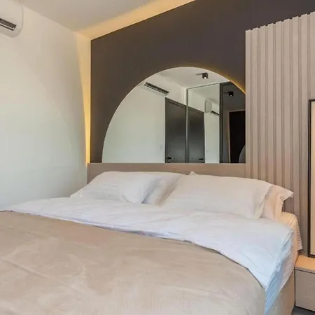 Luxury Contemporary In With Pool, Sauna And Hot Tub Villa