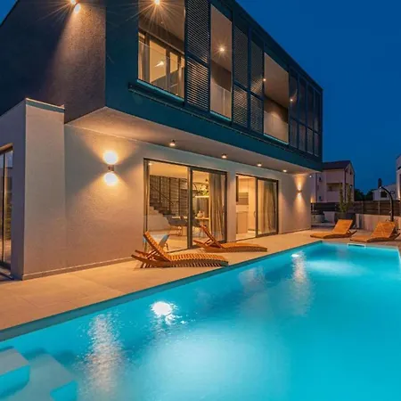 Luxury Contemporary In With Pool, Sauna And Hot Tub Villa Vodice